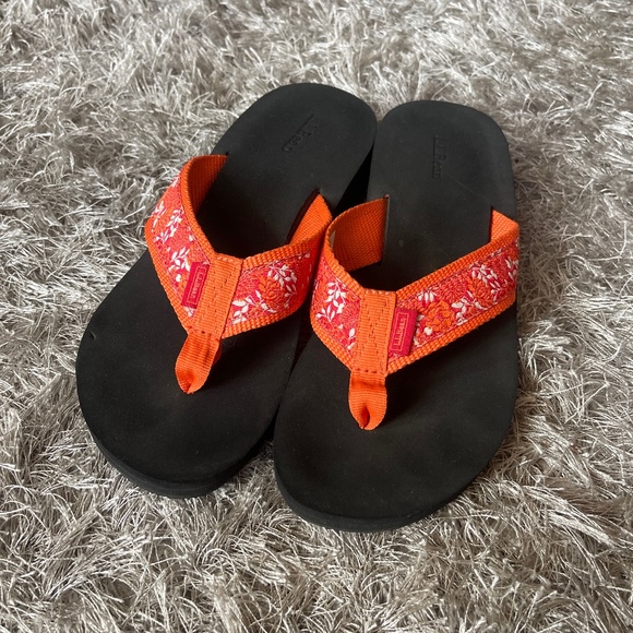 L.L. Bean Wedged Flip Flops / Sandals - Picture 1 of 5